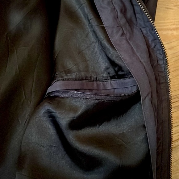 Weatherproof | Super Warm | Official Gear of the Out doors. - Picture 9 of 15